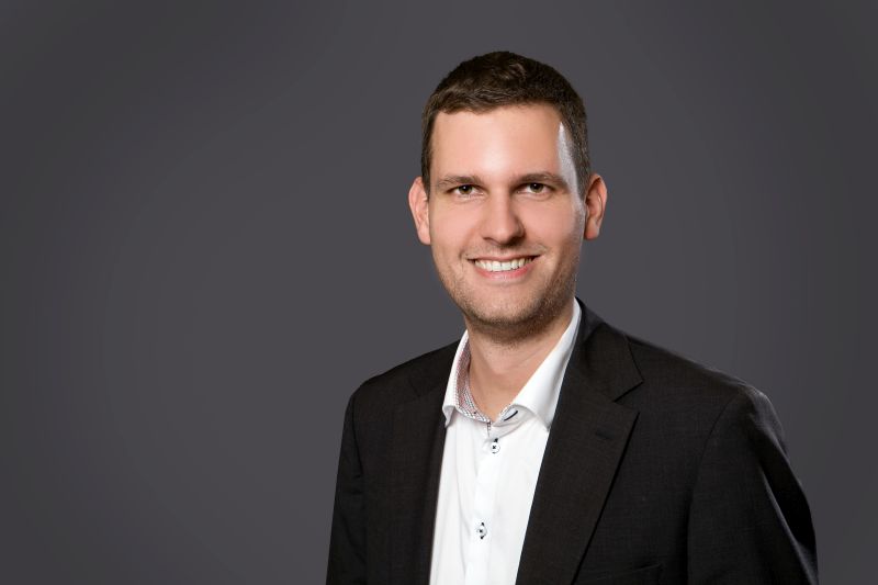 Portraitbild von 